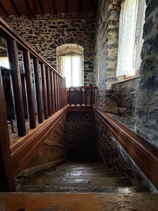 KoumaniΜαγεμένος Πύργος Στις Θαλάμεςアパートメント エクステリア 写真